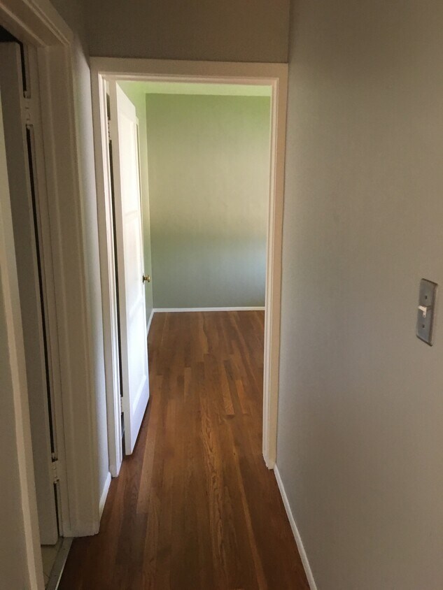 Bedroom - 1108 S Olive Ave