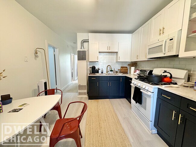 Foto del edificio - 2943 N Fairfield Ave