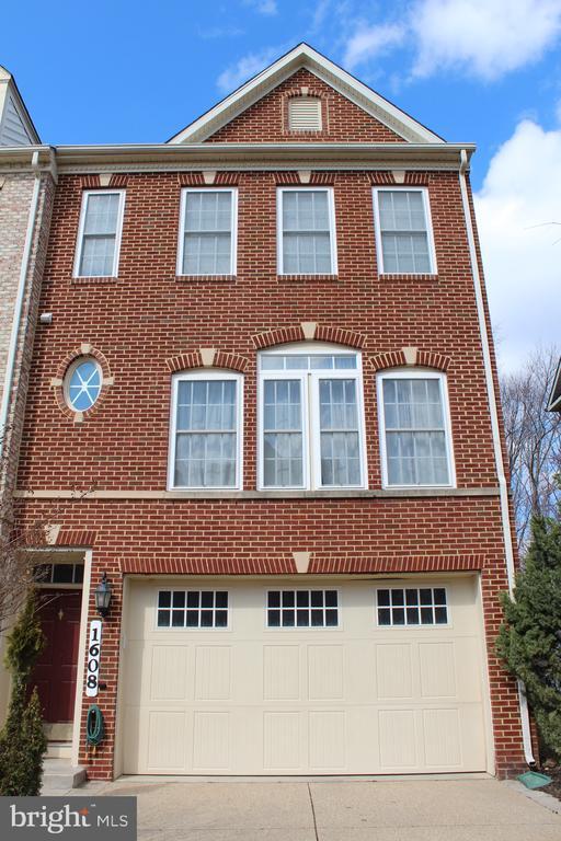 1608 Regent Manor Ct, Silver Spring, MD 20904 Townhome Rentals in