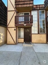 Building Photo - 13832 Vanowen St