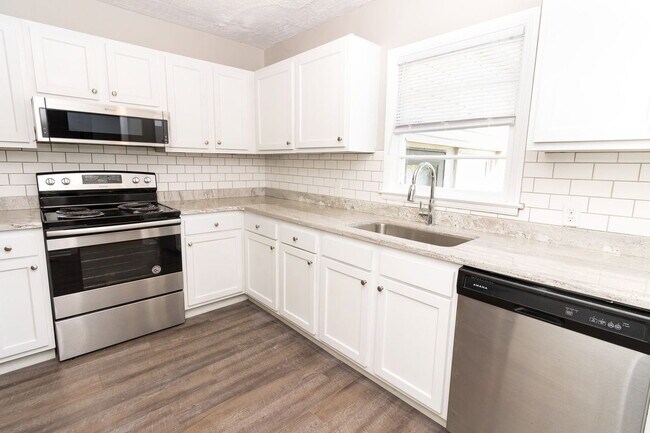 Building Photo - 26 Paulmar Dr