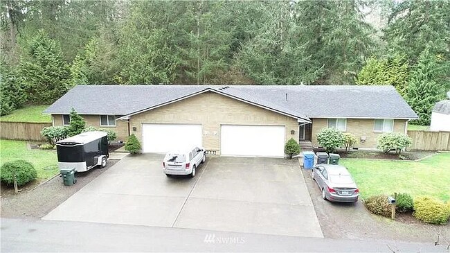 Foto del edificio - Nice 2 plus Bedroom 2 Bath Duplex in Puyallup!! Nice Location!!