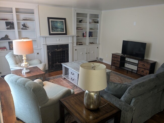 Building Photo - 920 S Braddock Ave