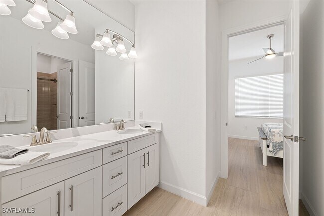 Foto del edificio - 3130 Heather Glen Ct