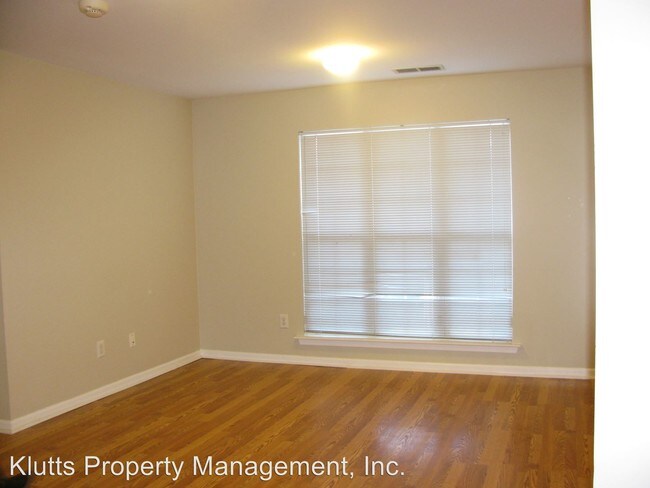 Foto del edificio - 9909 Campus Walk Ln
