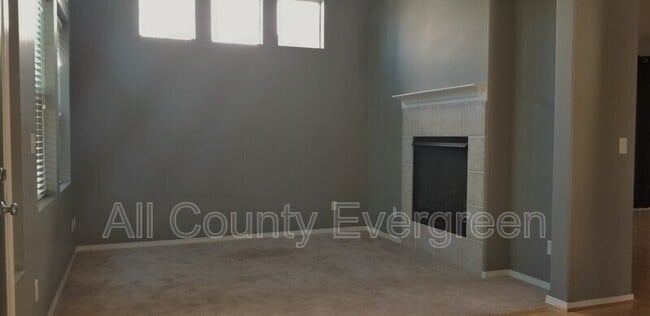 Building Photo - 914 67th St SE