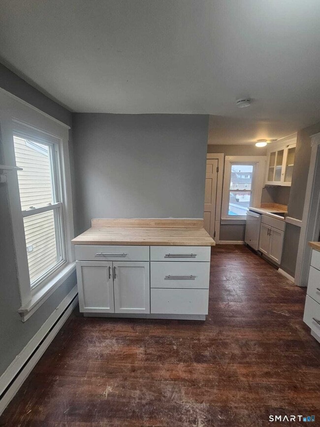 Building Photo - 14 Westfield St