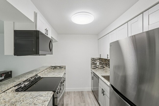 Interior Photo - Images Garden View Apartments