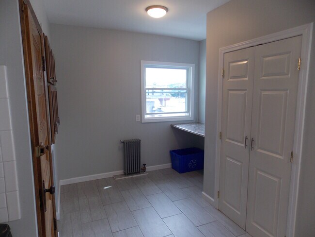 kitchen - 128 Hubbard St