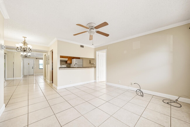 Building Photo - 7091 Golf Colony Ct