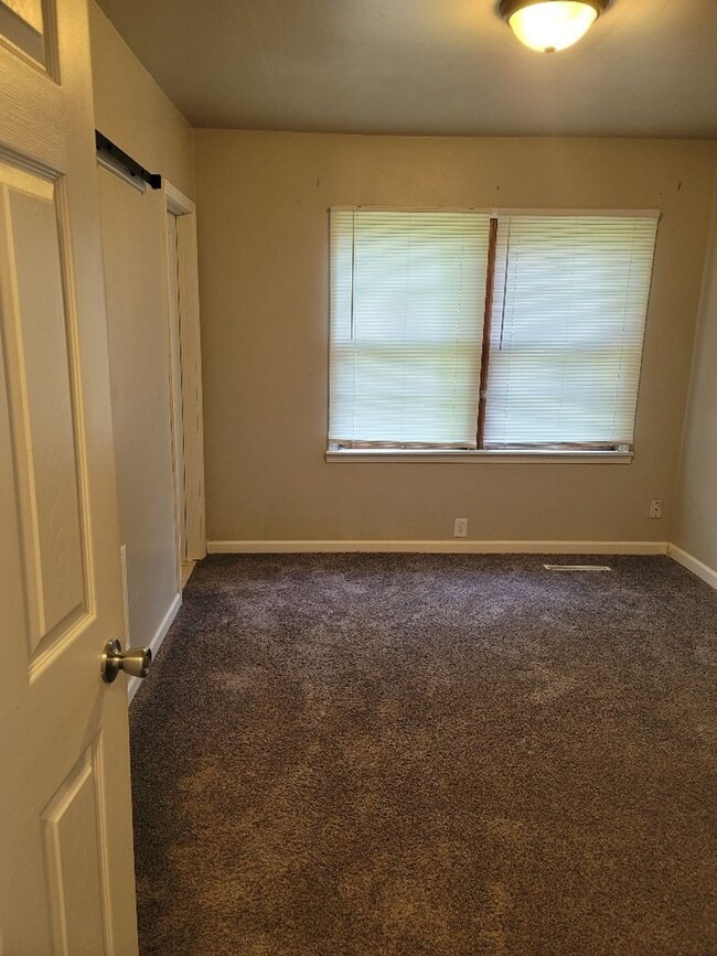 Building Photo - N 3rd Duplex