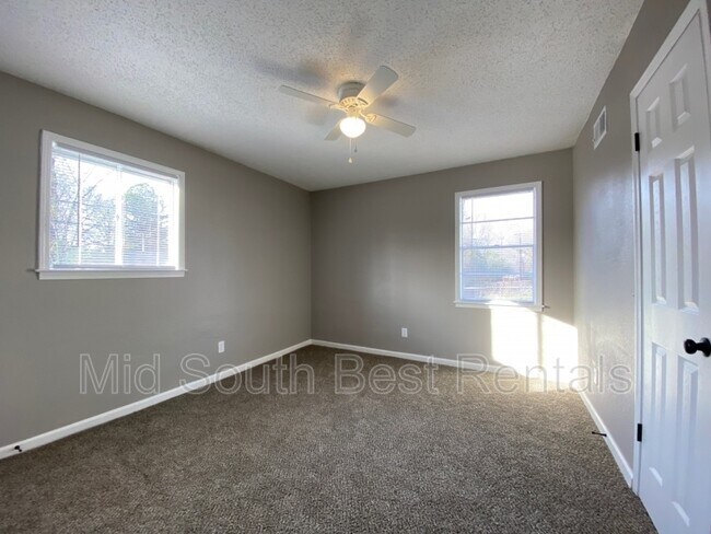 Building Photo - 676 Frayser Dr