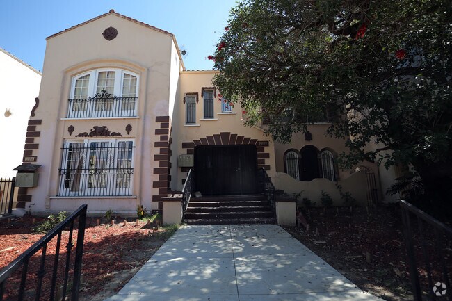 Building Photo - Catalina Apartments