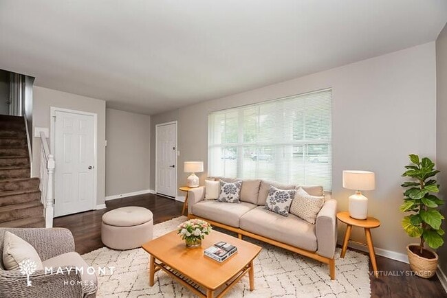 Building Photo - 324 Eulala Cir