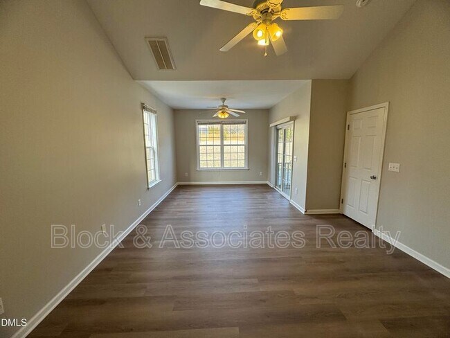 Building Photo - 9305 Doss Ct