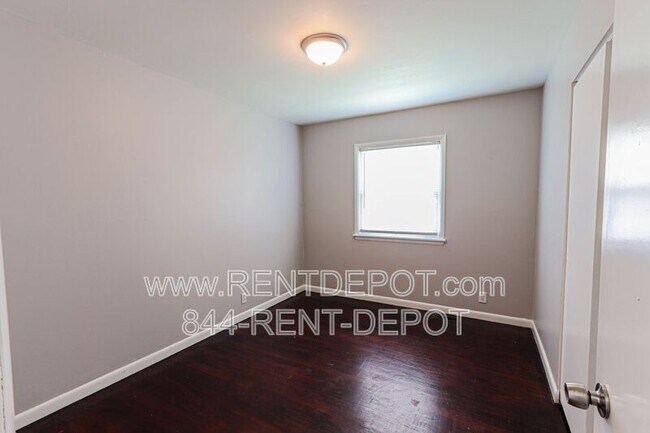 Foto del edificio - 1220 Lincoln Park Dr
