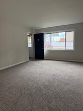 Building Photo - 2412 Azalea Garden Rd
