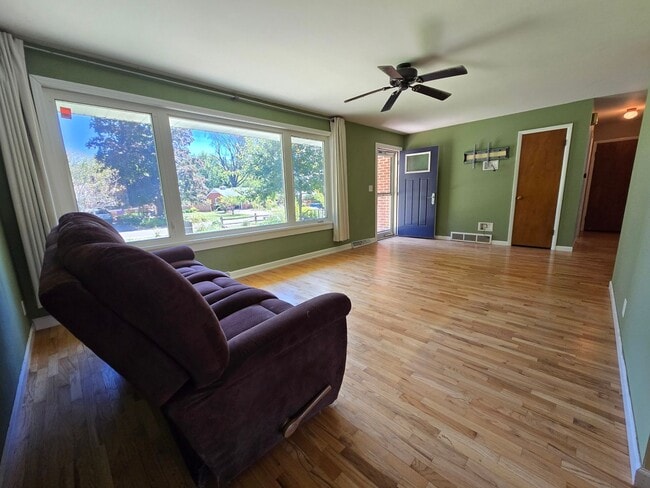 Building Photo - 2 Bedroom Home in Normal