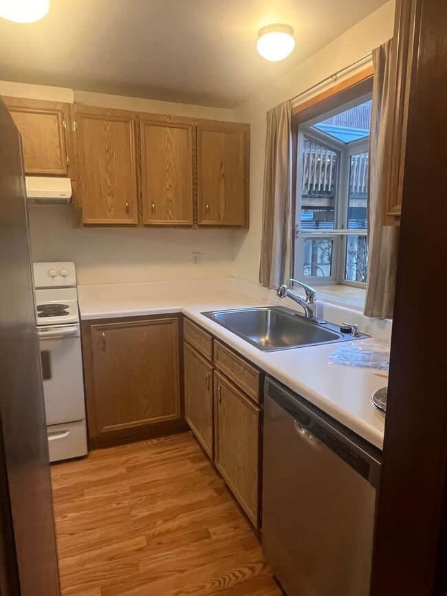 Building Photo - Hajek