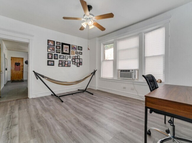 Foto del edificio - 5008 W Pensacola Ave