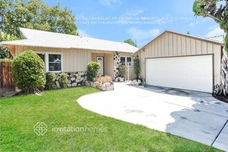 Building Photo - 10544 Densmore Ave