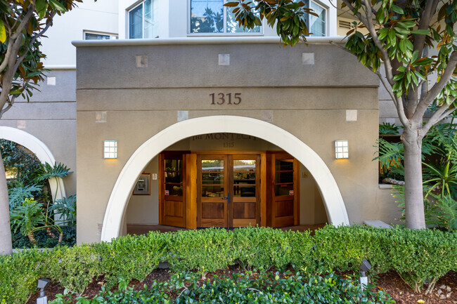 Entrada - The Montecito Condominiums