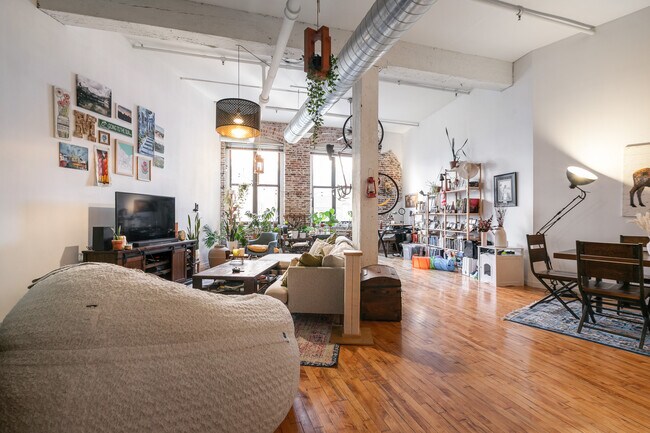 Living Room to Windows - 428 N 13th St
