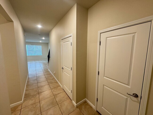 Building Photo - Charming 4 Bedroom, 3 Bathroom Home in Kis...
