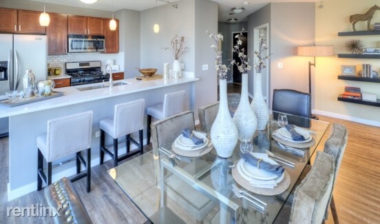 Building Photo - 362 E Ohio St