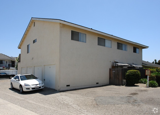 Building Photo - 7321 La Mancha Cir