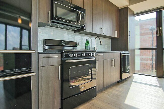 Foto del edificio - 215 W Scott St