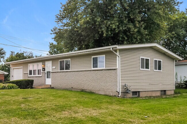 Building Photo - 1425 Shackelford Rd