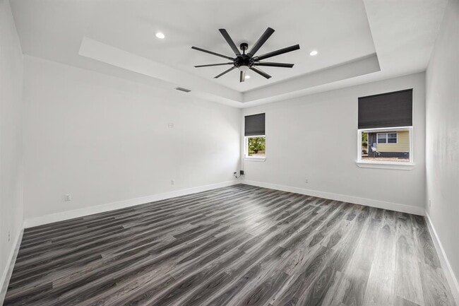 Building Photo - 813 Chihuahua St