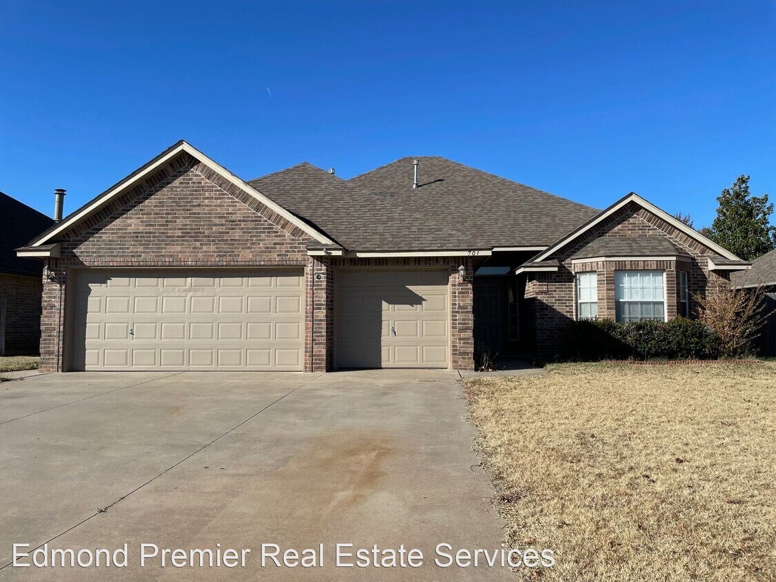 Primary Photo - 4 br, 2 bath House - 701 N Ponderosa Way