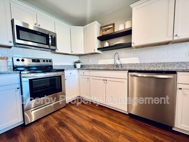 Foto del edificio - 2106 Duncan Ave