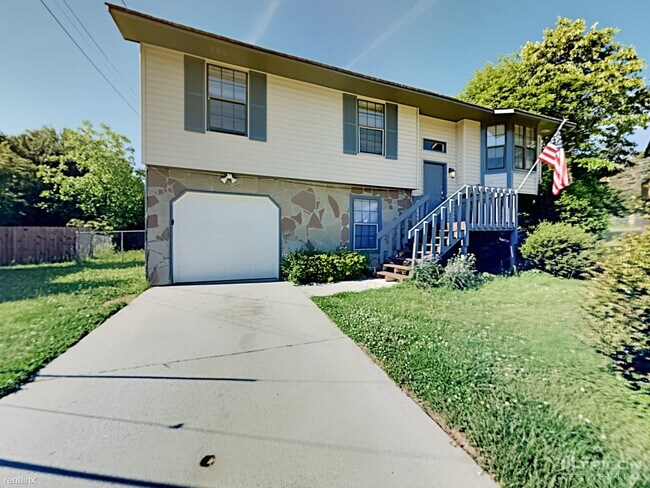 Building Photo - 2053 Stablewood Cove