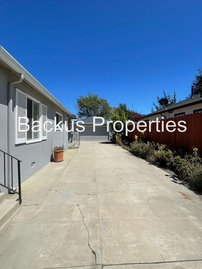 Foto del edificio - Wonderful one level home in South Salinas