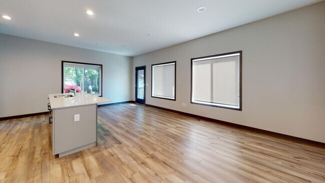 Foto del edificio - 1316 SE 8th St