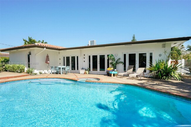 Foto del edificio - 11525 NE 22nd Dr