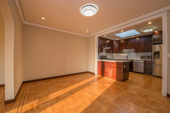 Foto del edificio - 2126 30th Ave
