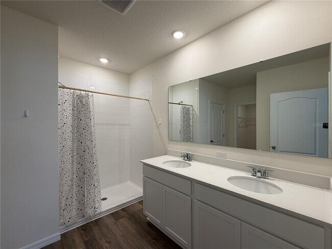 Building Photo - 3307 Wynwood Forest Dr