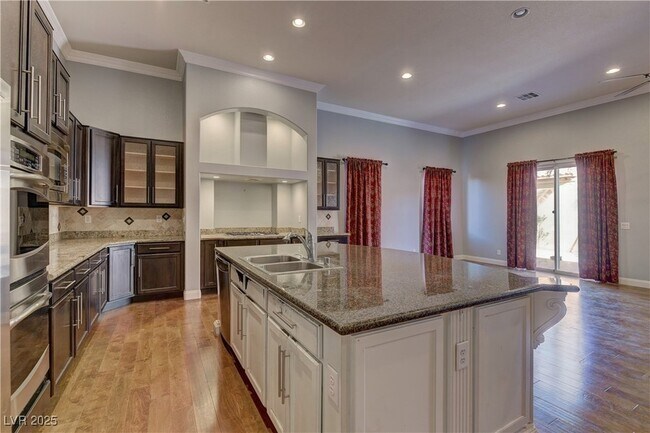 Foto del edificio - 972 Rue Grand Paradis Ln