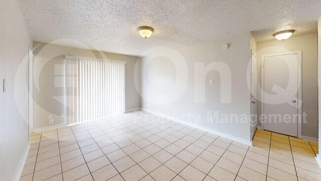Foto del edificio - 8110 Skillman St