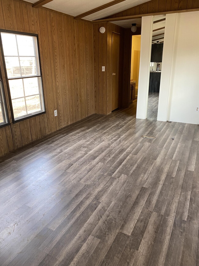 Building Photo - 13921 County Rd 3499