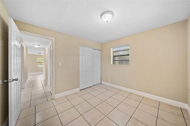Foto del edificio - 1552 NW 15th Terrace