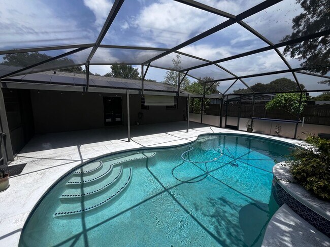 Foto del edificio - 1510 Melody Ln