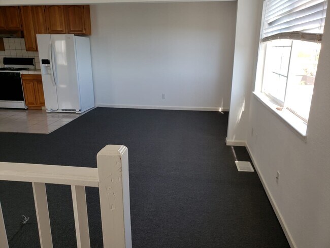 Building Photo - 129 Britton St