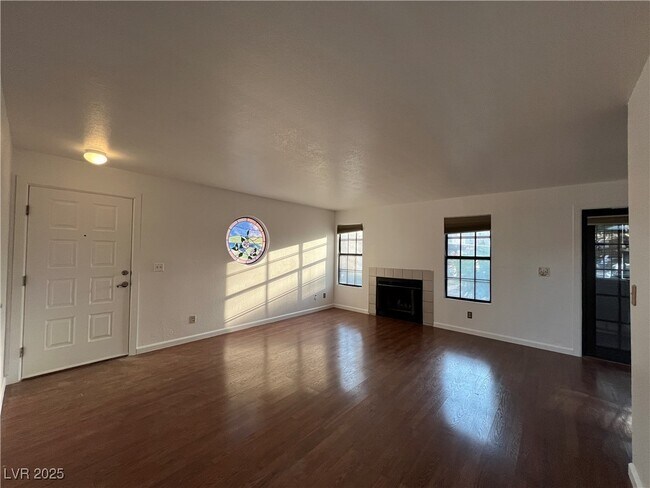 Building Photo - 5070 Jeffreys St