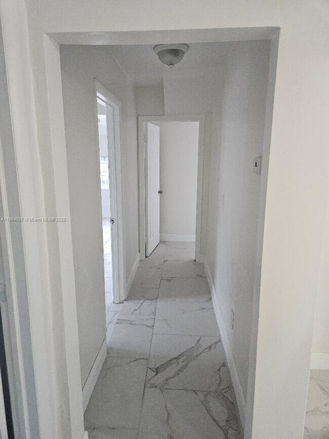 Building Photo - 148 NE 78th St