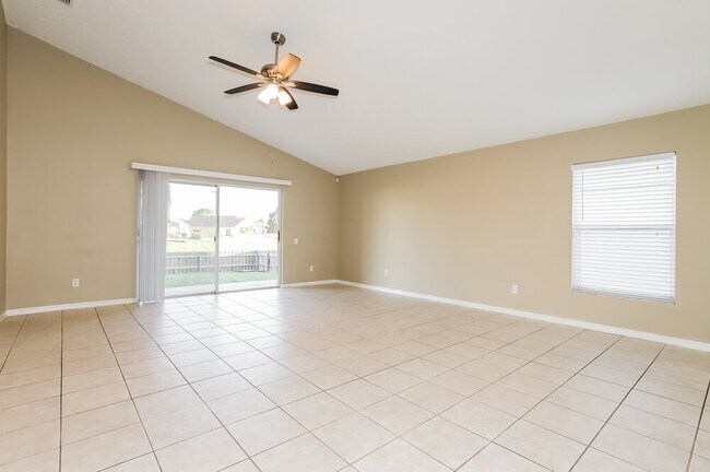 Foto del edificio - 10461 Hallmark Blvd
